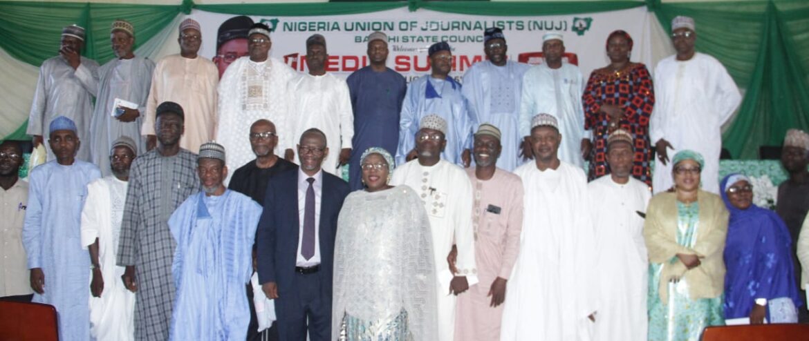 Mohammed Urges Journalists: Be Fair, Objective